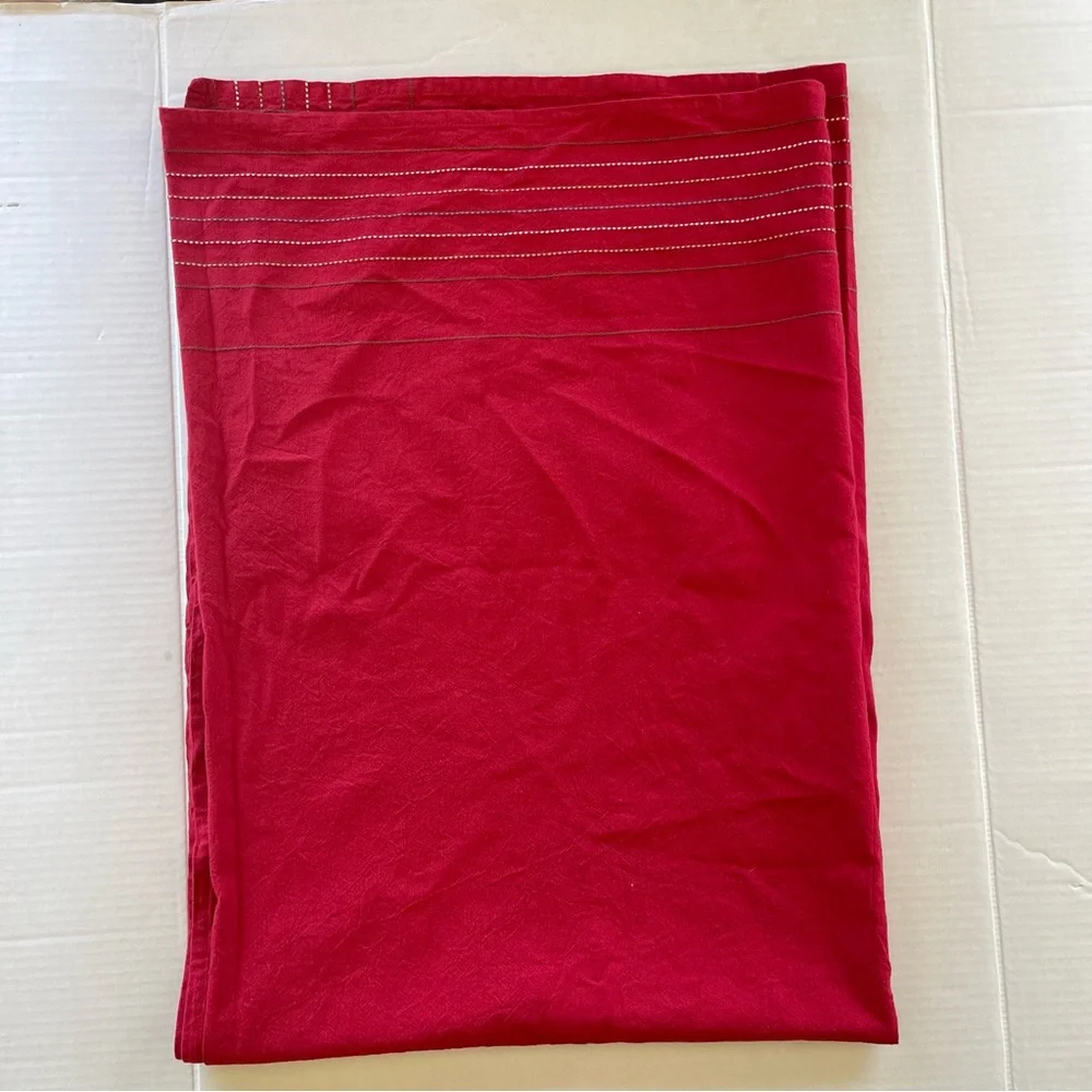 Target red holiday Christmas 100% cotton tablecloth - rectangle 58